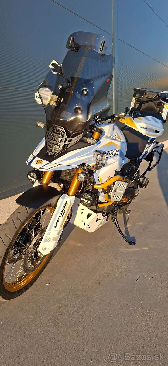 Suzuki V strom 800DE - 2