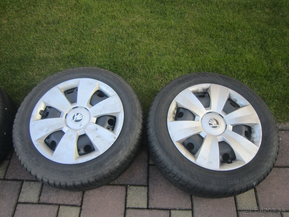 185/60R15 zimne pneu Nokian s plechovimi diskami Fabia 3 - 2