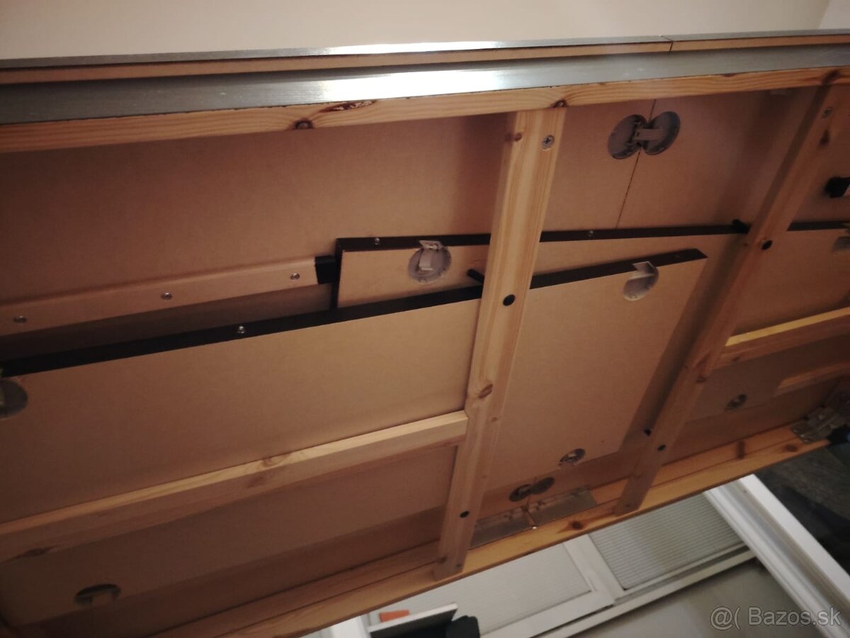 Predam velky rozkladaci stol - 2