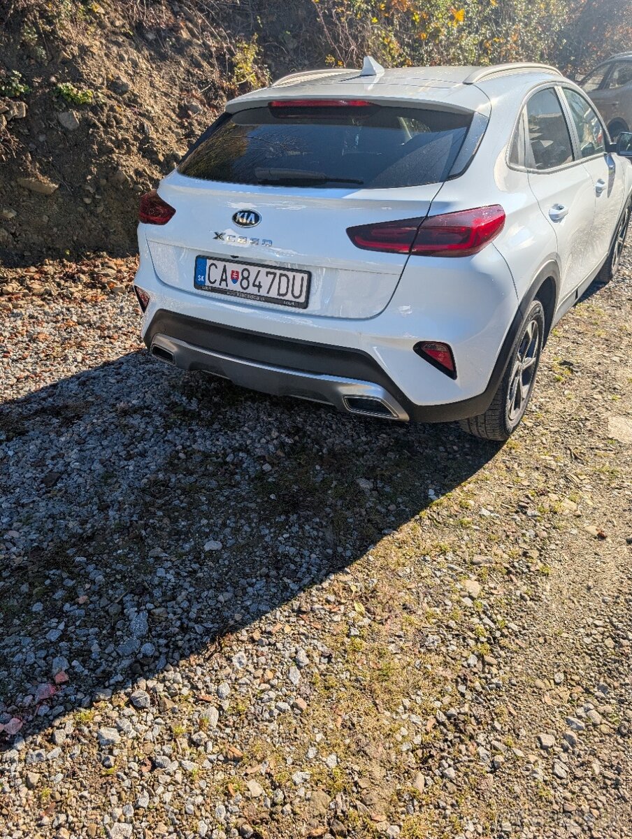 KIA XCeed 1.5 T-GDi GOLD Hatchback Manuál - 2