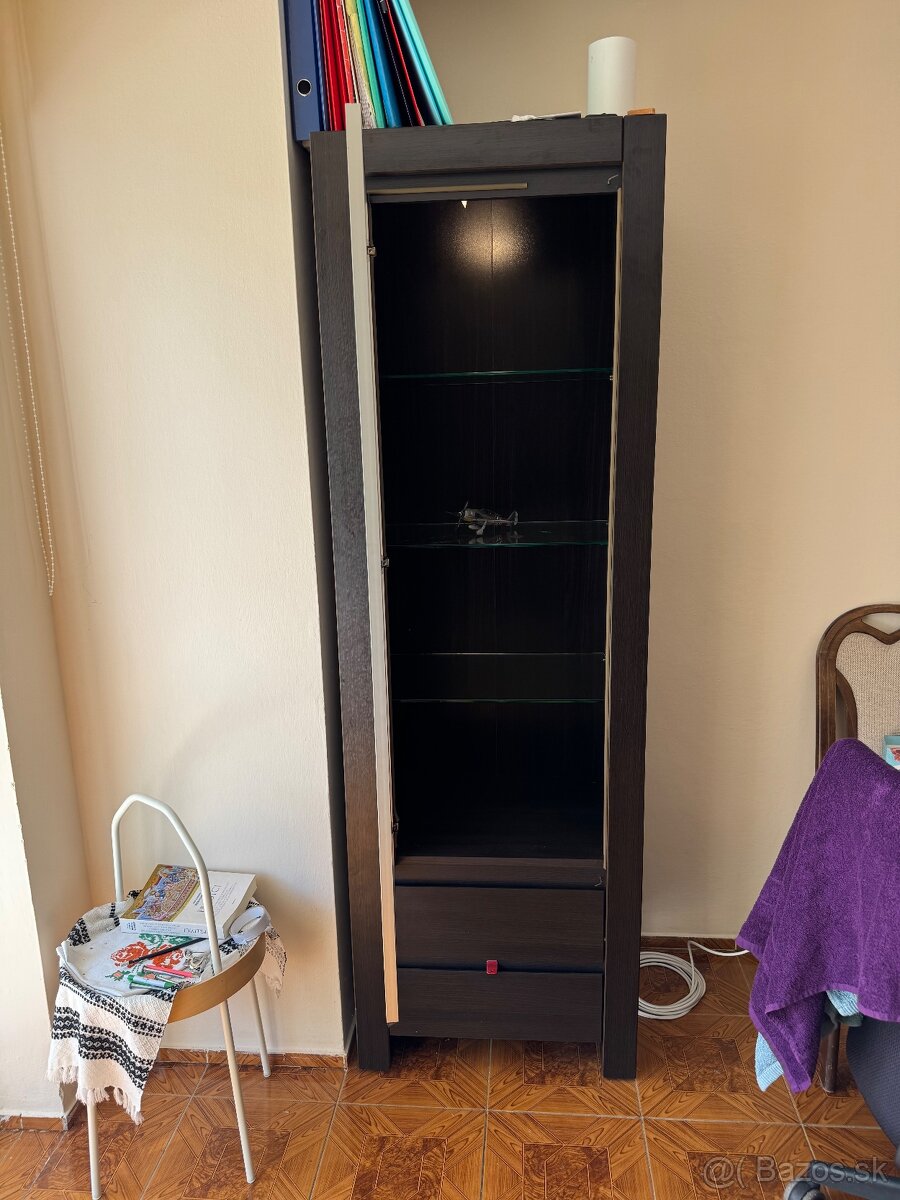 Vitrína osvetlená - 2