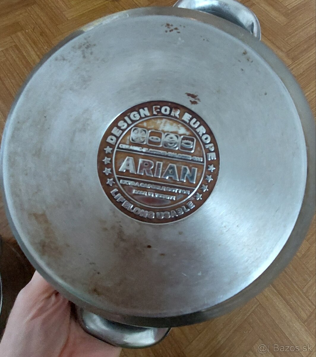 Starsie nerezove hrnce - 2