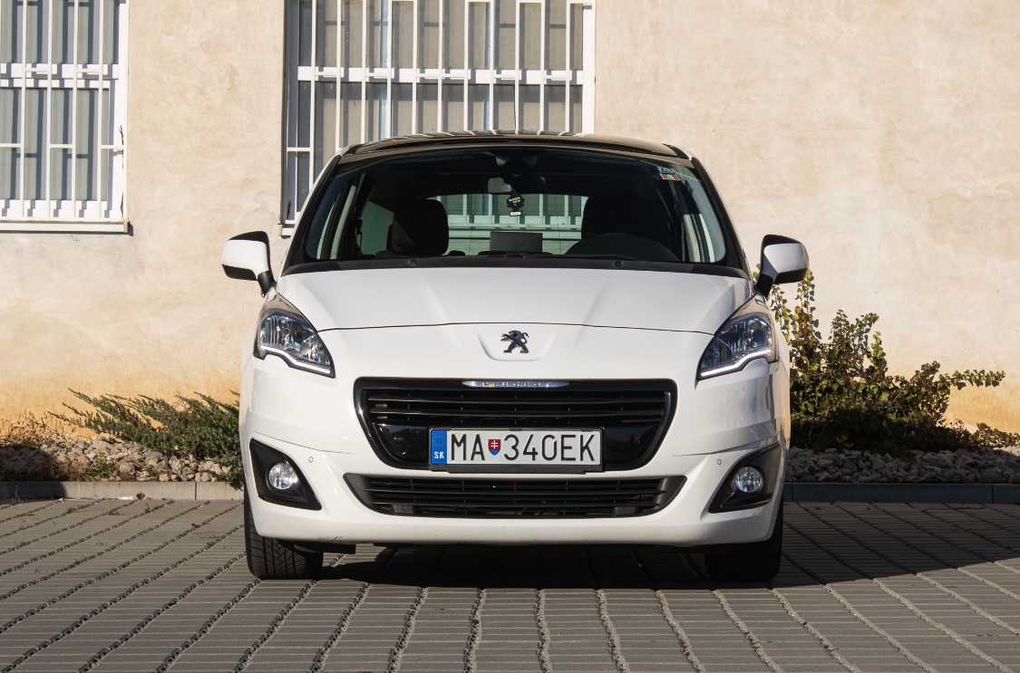 Peugeot 5008 2.0 HDi 110 kW - 2