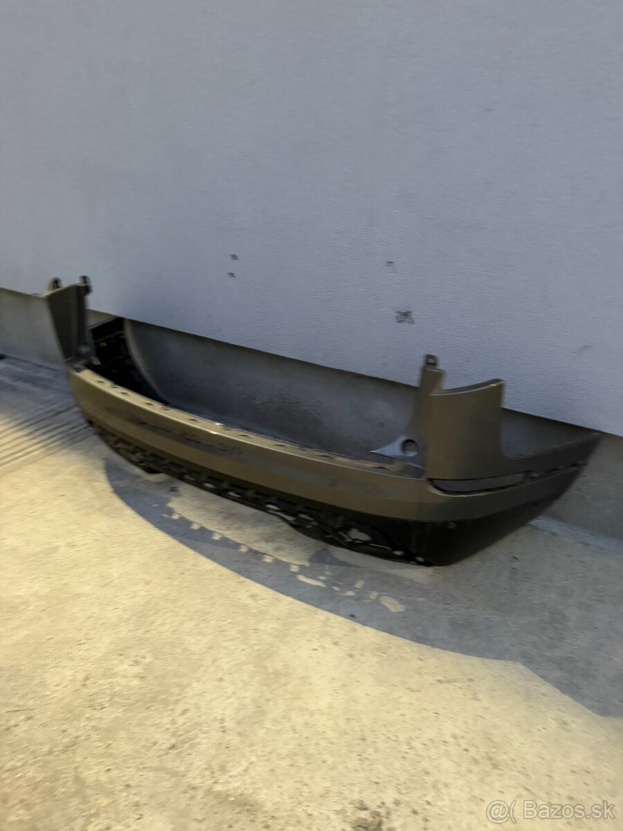 RANGE ROVER VELAR 17+ zadny naraznik - 2