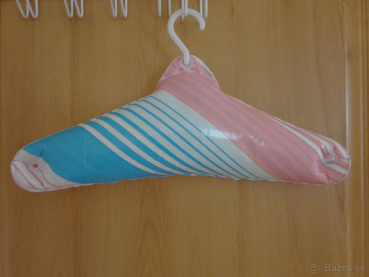 Nafukovacie vešiaky - 2