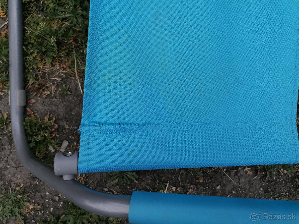 Dve skladacie prenosne stoličky darujem - 2