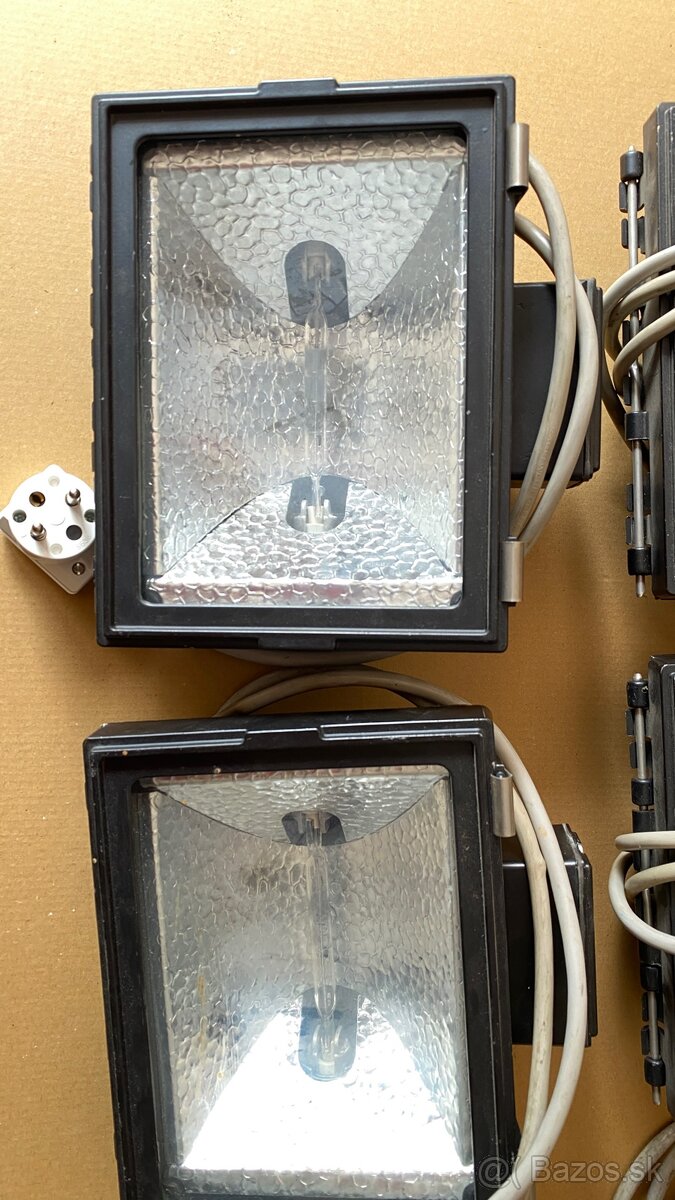 500 W halogénové svietidlo. - 2