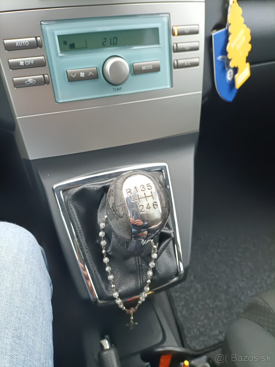 Predám Toyota Corollu Verso - 2