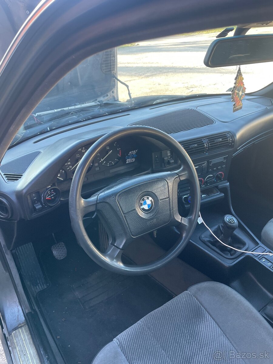 Predám BMW e34 touring - 2
