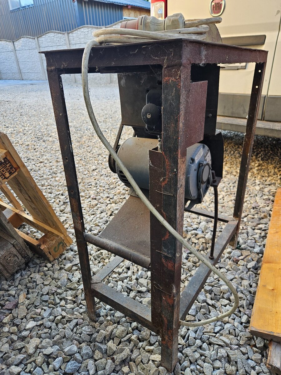 Predam cirkulár. - 2