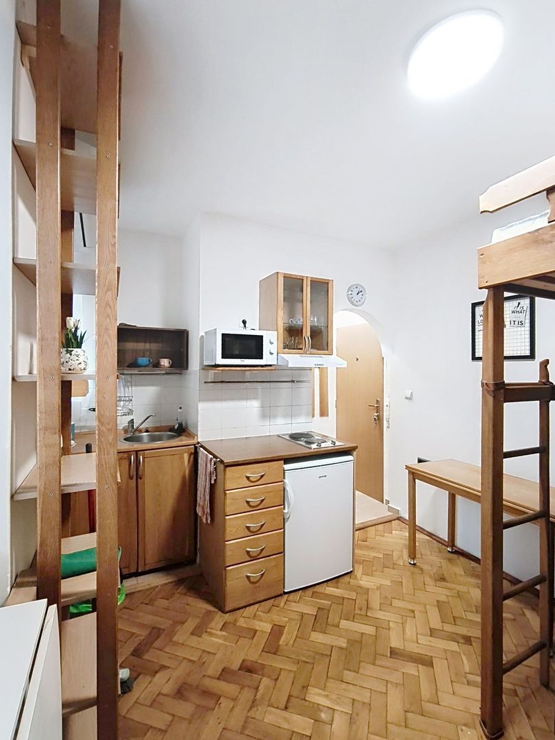 TRNAVSKÉ MÝTO - garsónka s klimatizáciou - 2