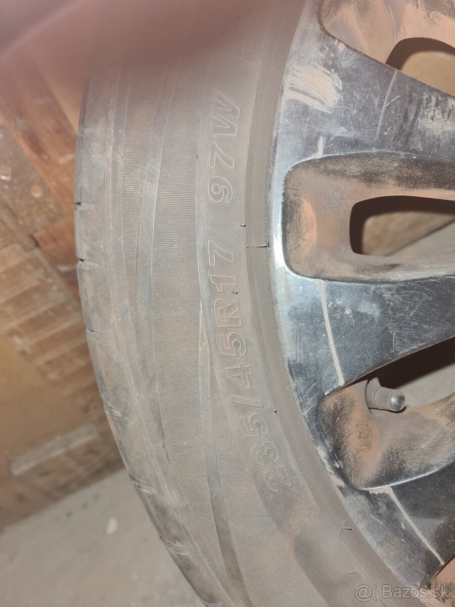 235 45 R17 gumy + elektróny Ford - 2