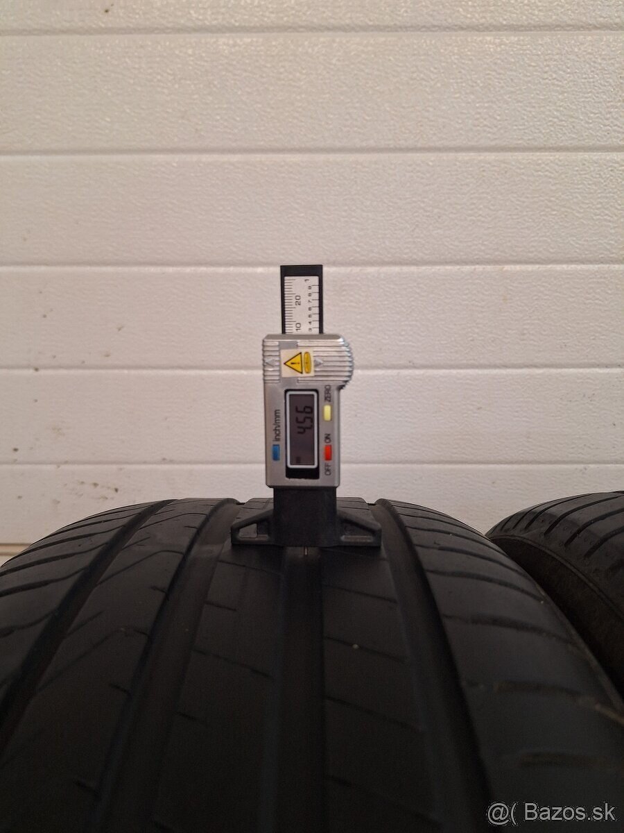 Pirelli 235/55 R19 + 255/50 R19 - 2