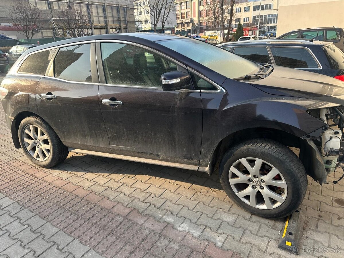 Predám Mazdu CX-7 na náhradné diely - 2
