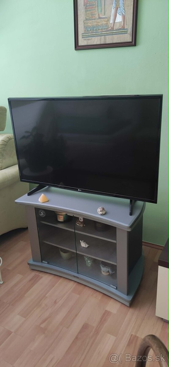 Predám TV - LG 106 uhlopriečka - 2
