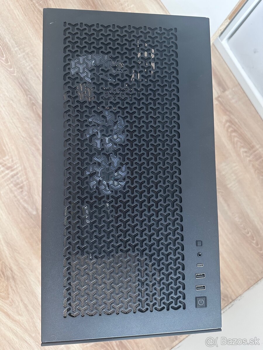 Pc skriňa a ventilátory - 2