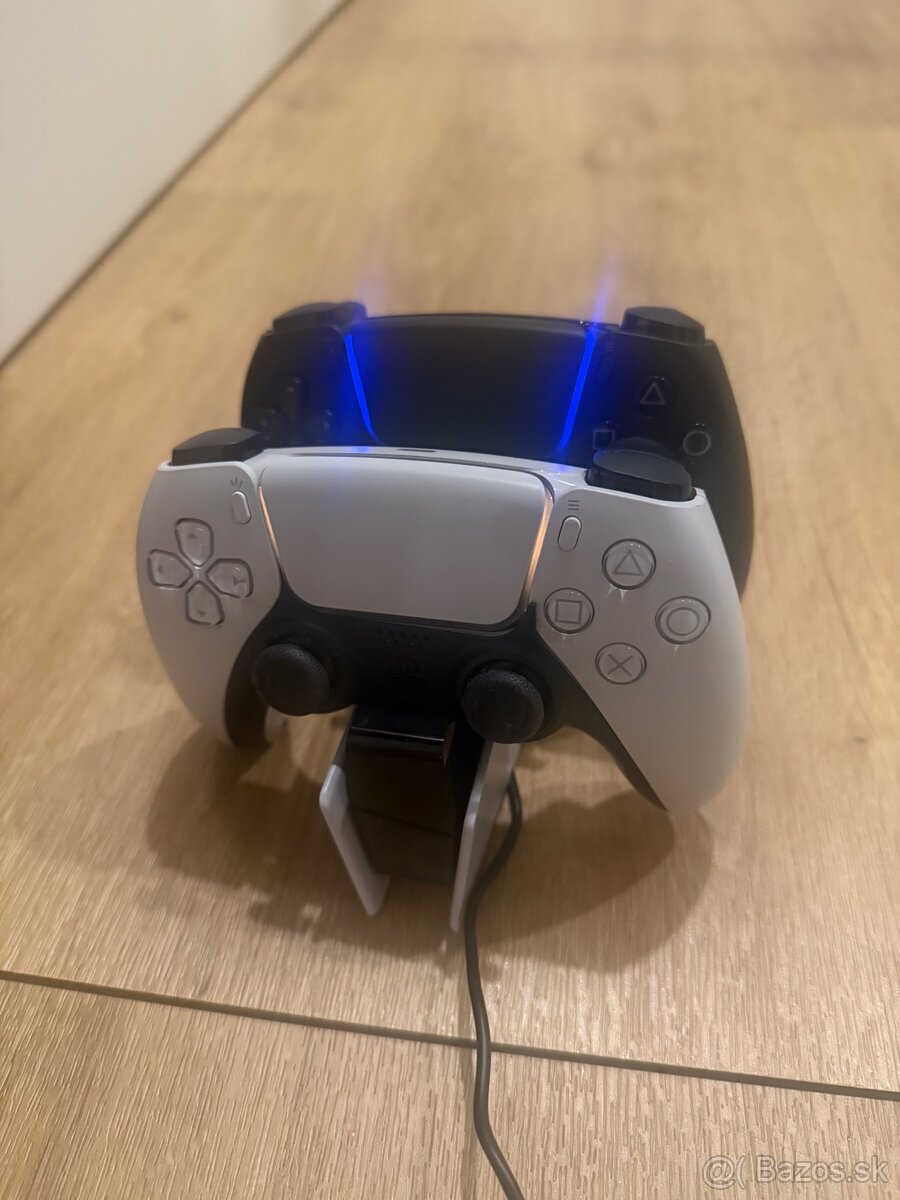 Nabíjací stojan DualSense - 2