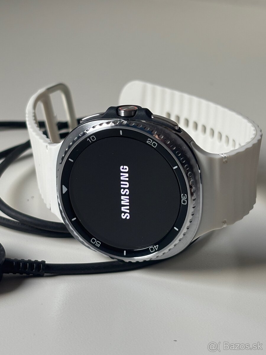 Samsung Galaxy Watch 8 Classic 46mm, Silver & White - 2