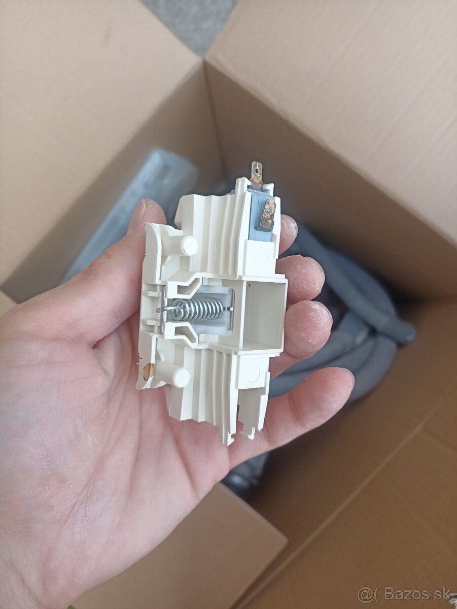 Rozpredám umývačku 45 na diely - 2