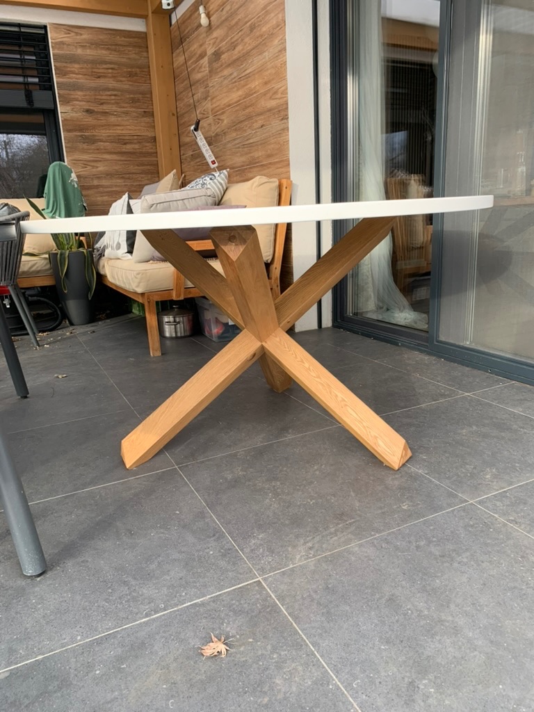 Jedalensky stol okruhly - 2