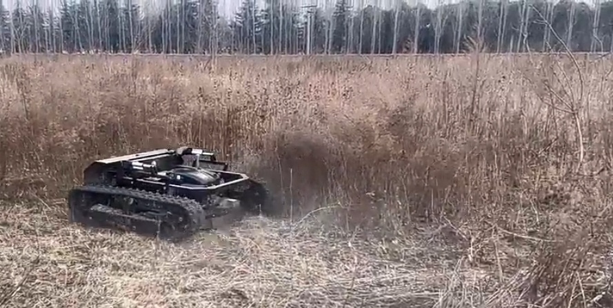 diaľkovo ovládaná robotická kosačka - 2
