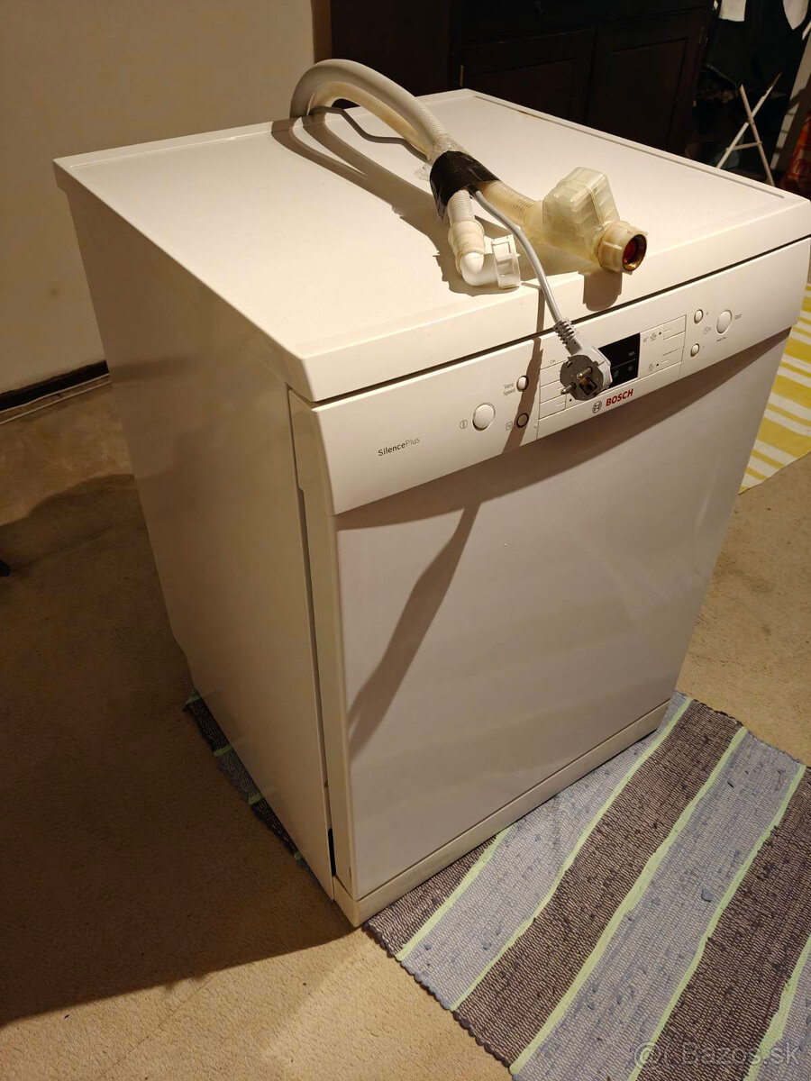 umývačka riadu Bosch SM6P1B - 2