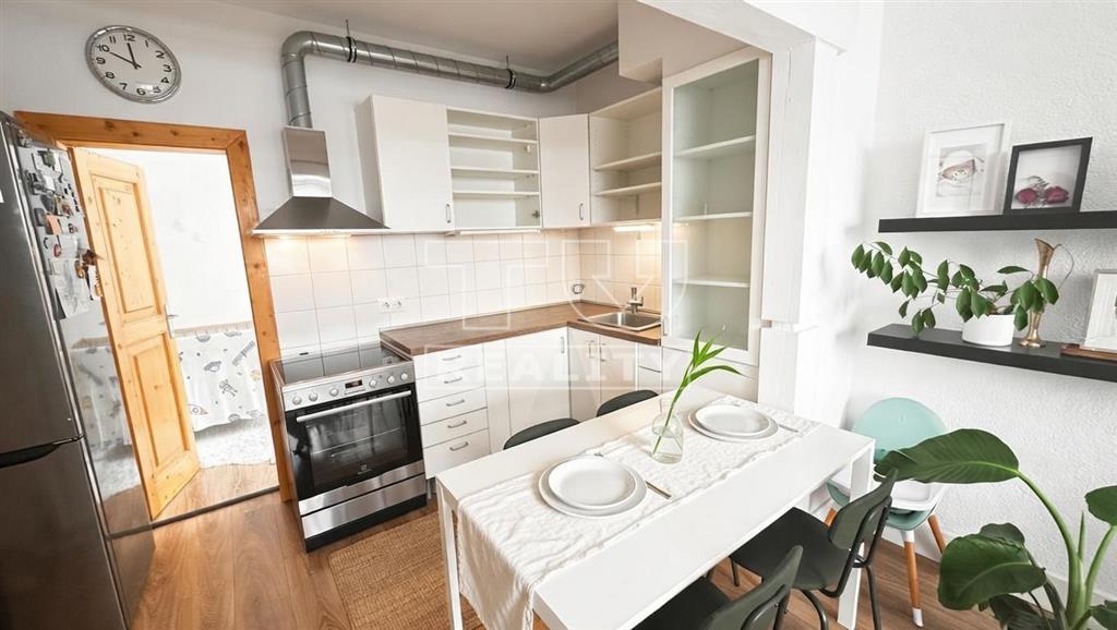 Predám 2,5 izbový byt, balkón, Vysoké Tatry - 2