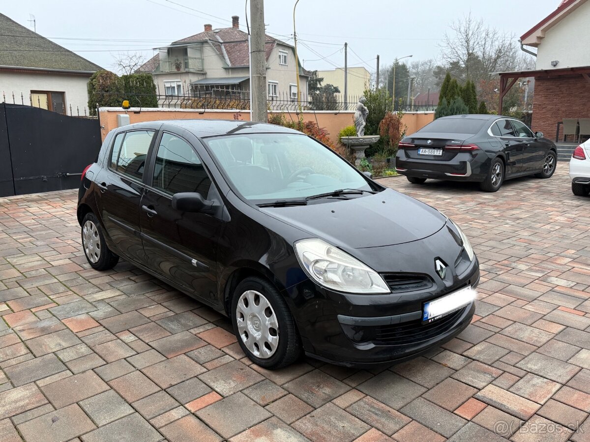 Predám Renault Clio III - 2