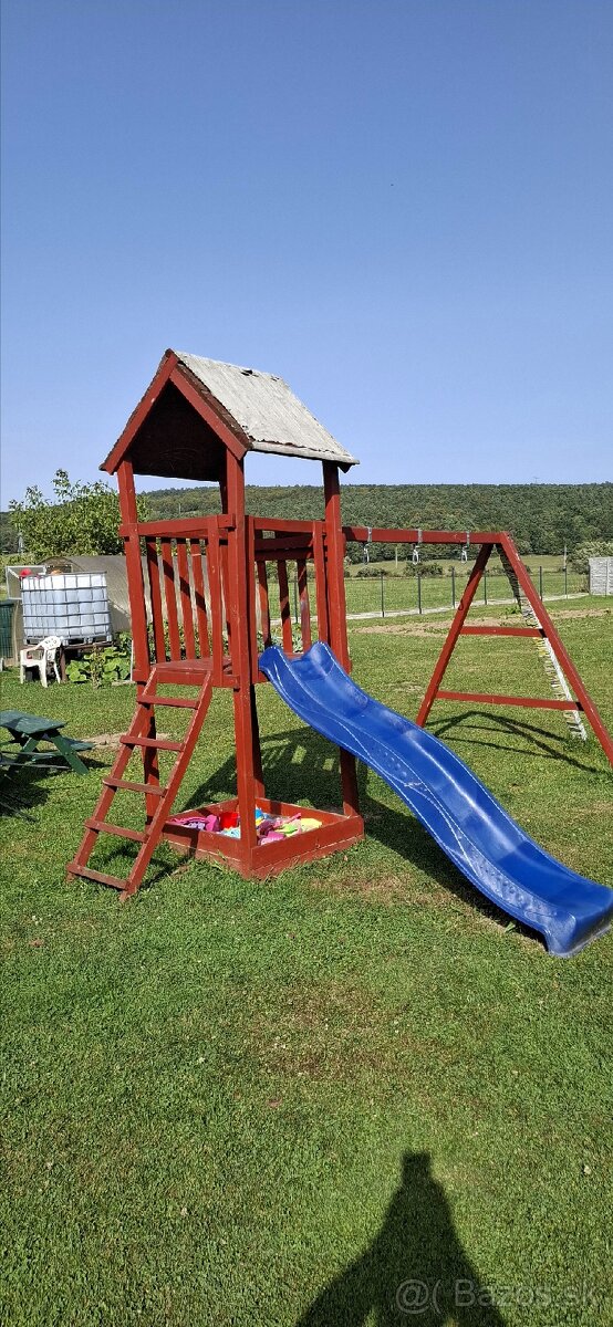 Detský domček so šmykľavkou a hojdačkou - 2