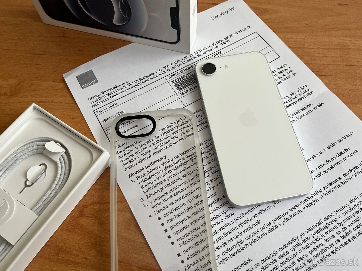 Apple iPhone 16e 128GB - 2