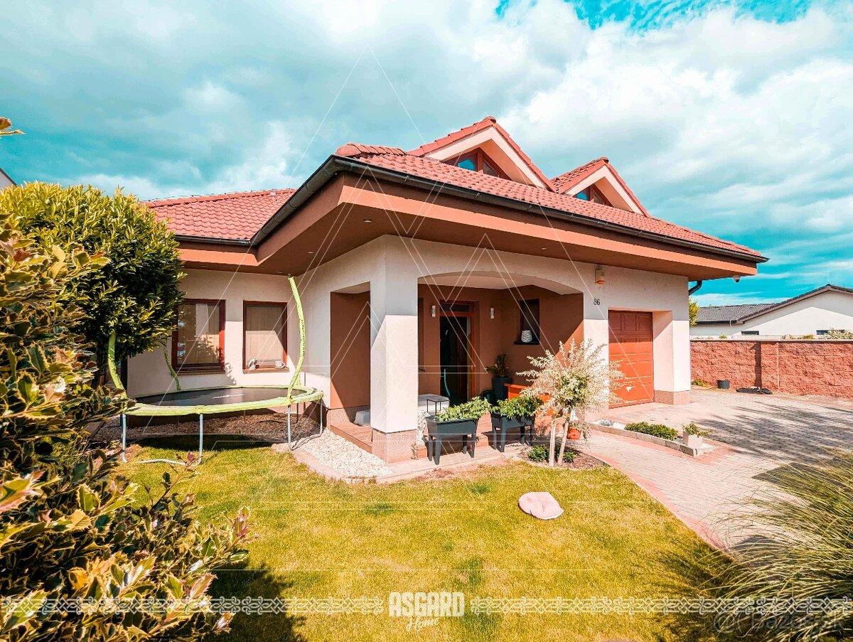 Kompletne zrekonštruovaný rodinný dom s garážou a bazénom - 2