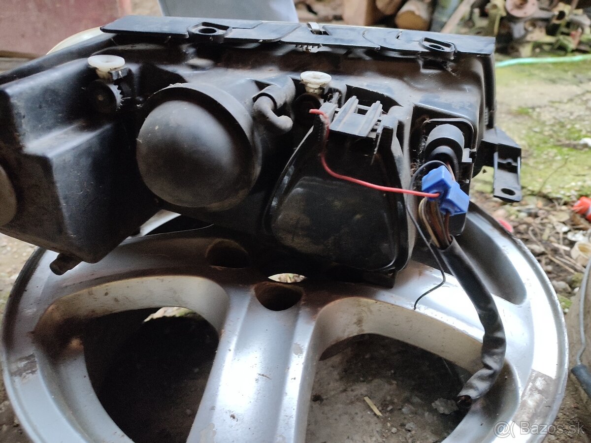 Passat b5.5 svetlá - 2