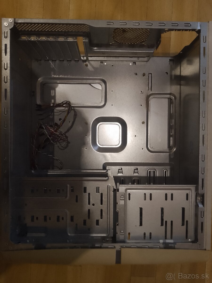 ATX Skrinka PC-RETRO biela - 2