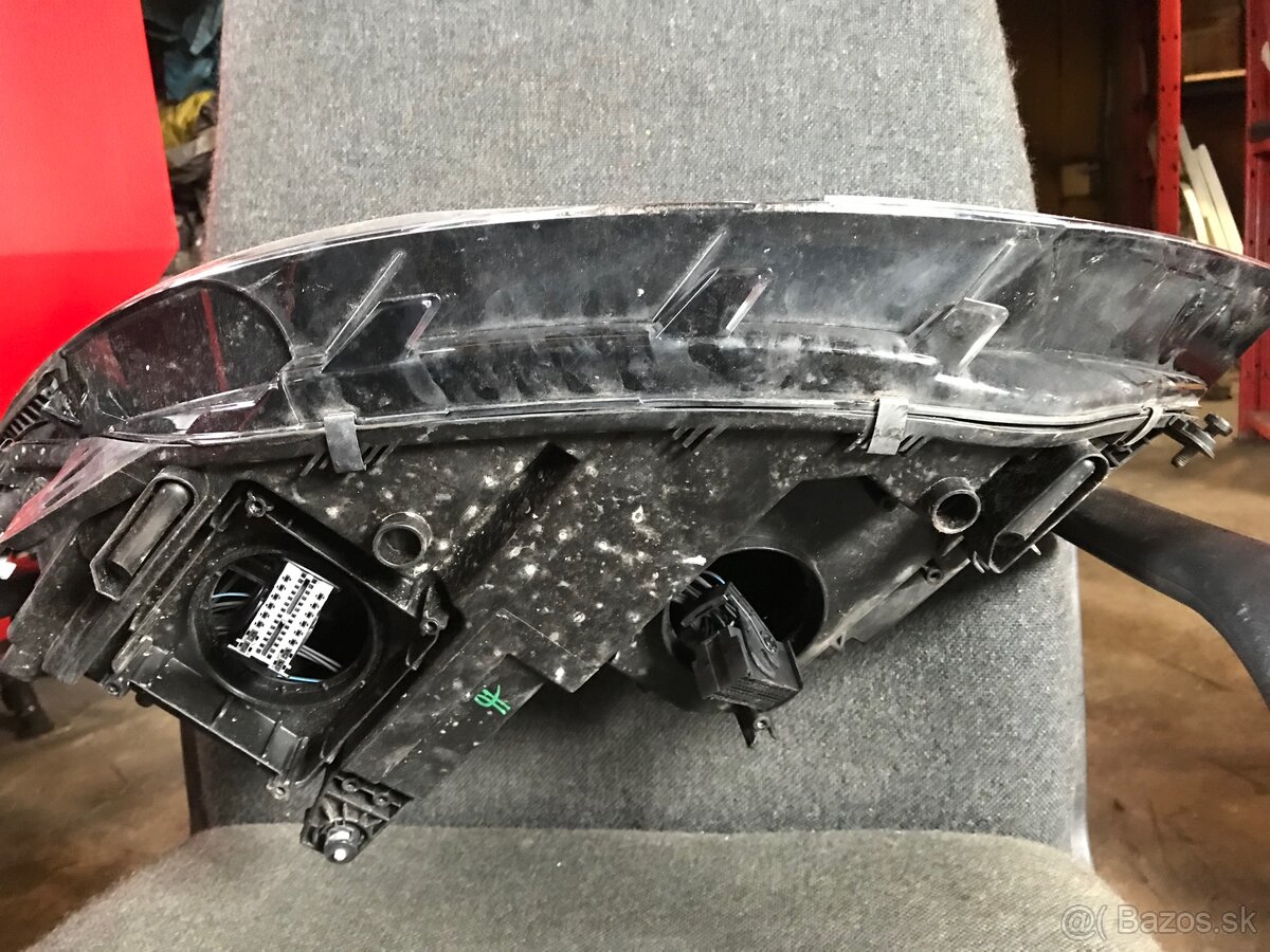 Vw touran 3 pravý svetlomet - 2