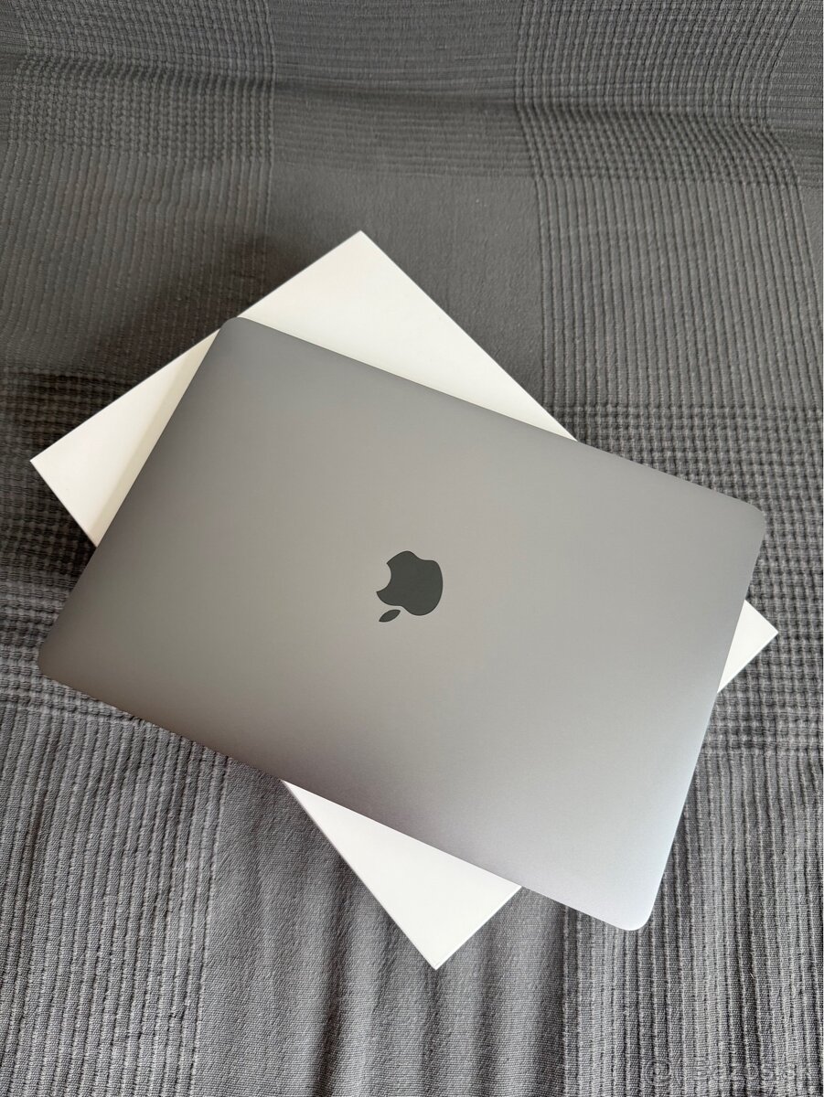 MacBook Air 13" M1 (2020) | 8-core CPU | 512 GB SSD - 2