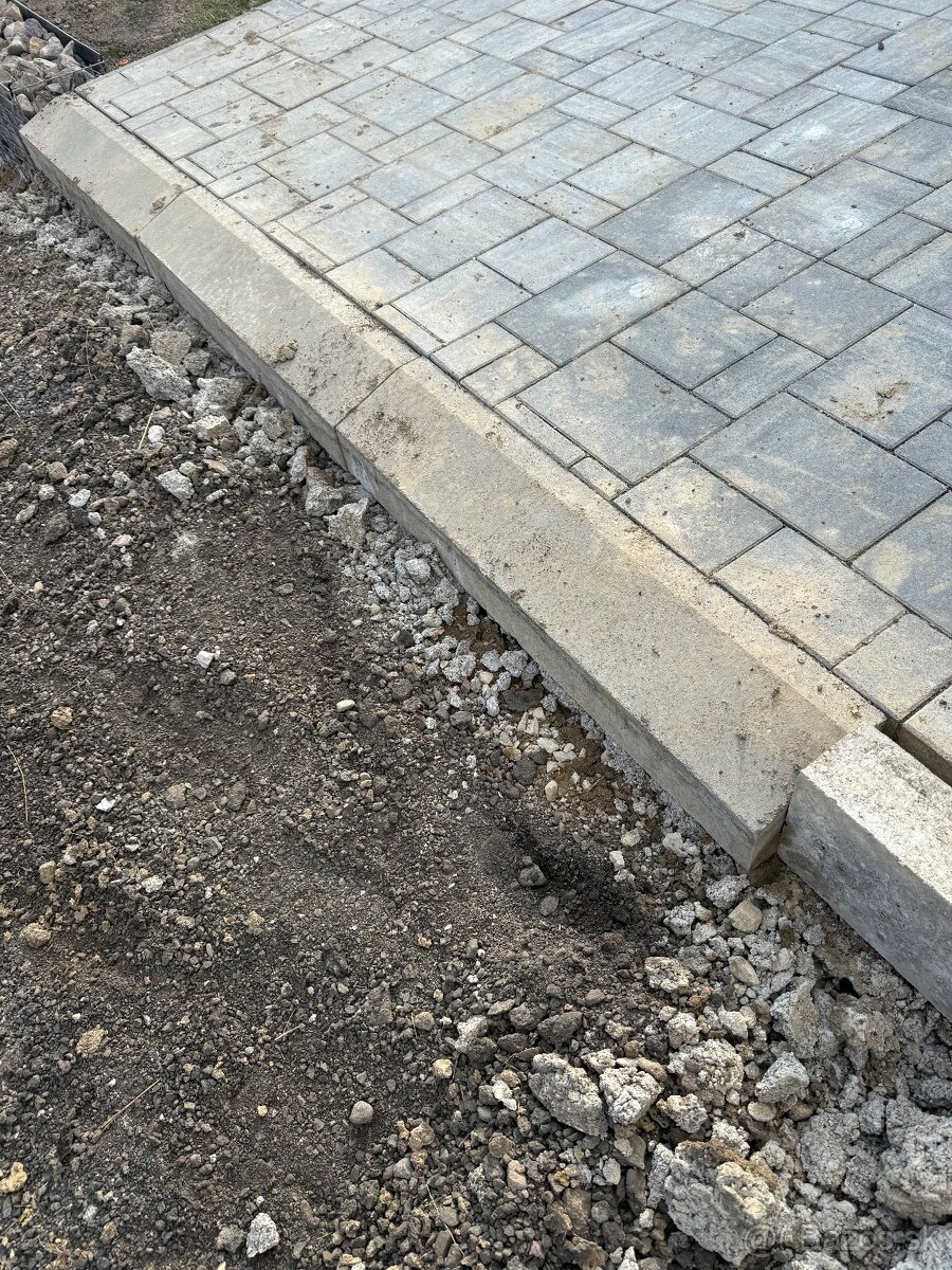 Betonovy obrubnik - 2