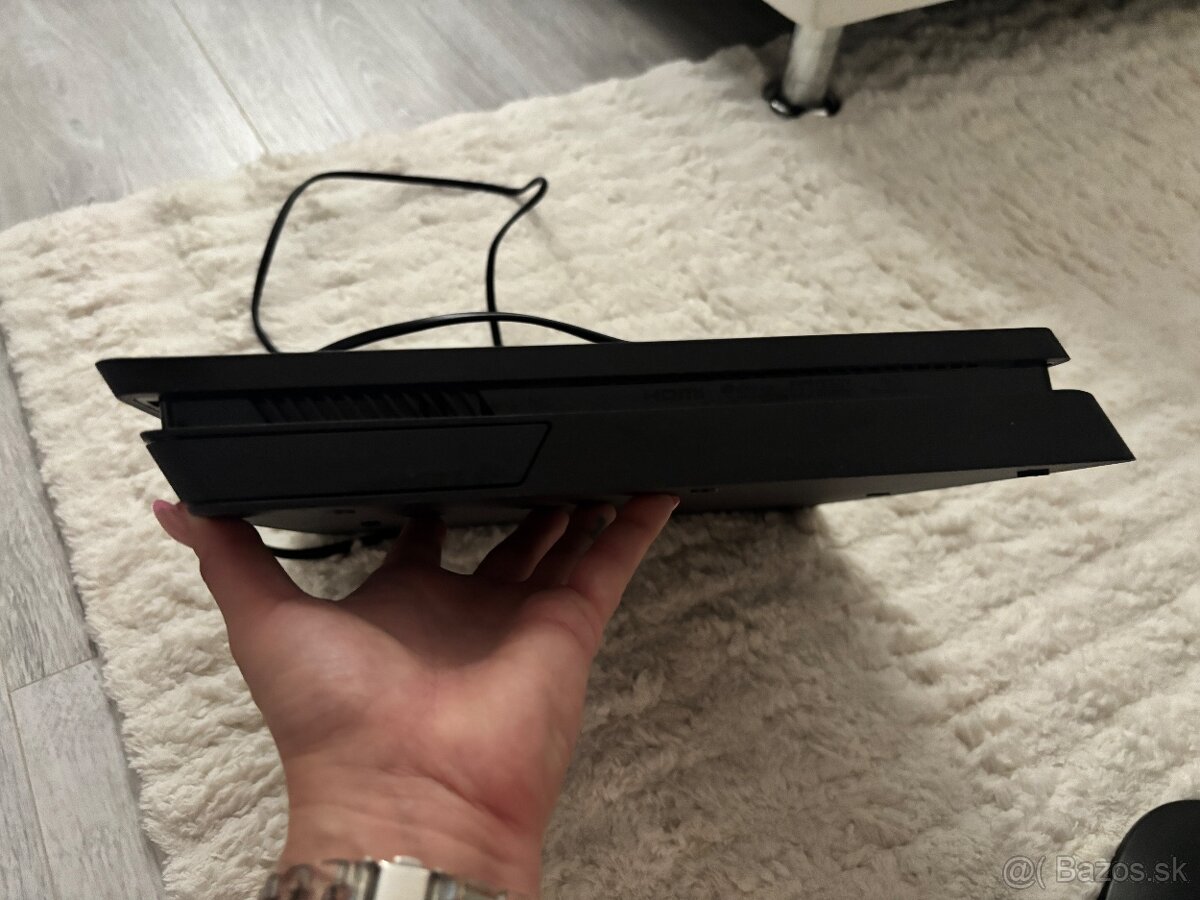 PS4 Slim 500GB+2 ovládače - 2