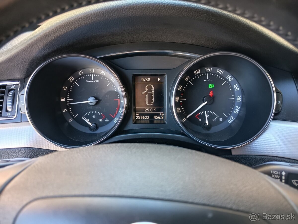 Škoda Superb Combi ELEGANCE 2.0TDi CR DSG - 2