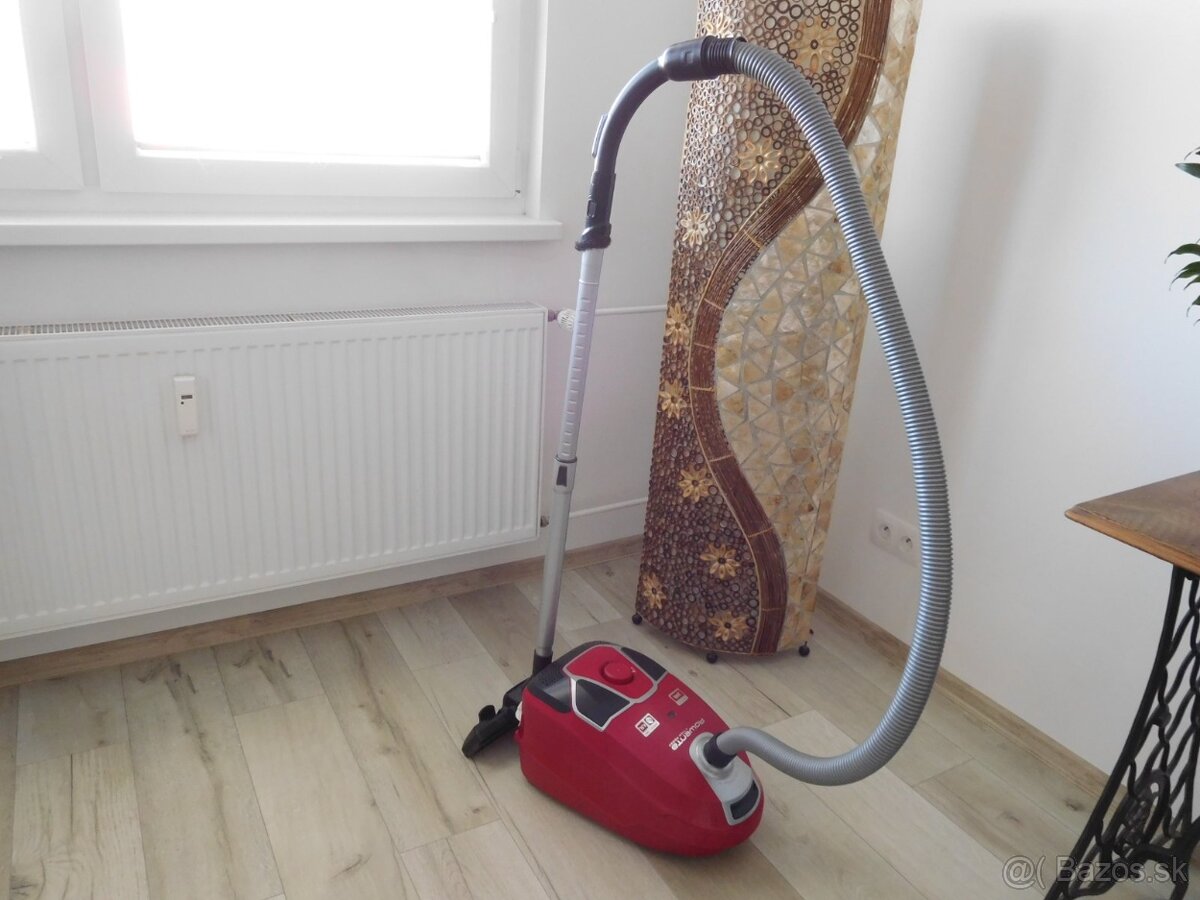 Vysávač ROWENTA -plne funkčný, - 2