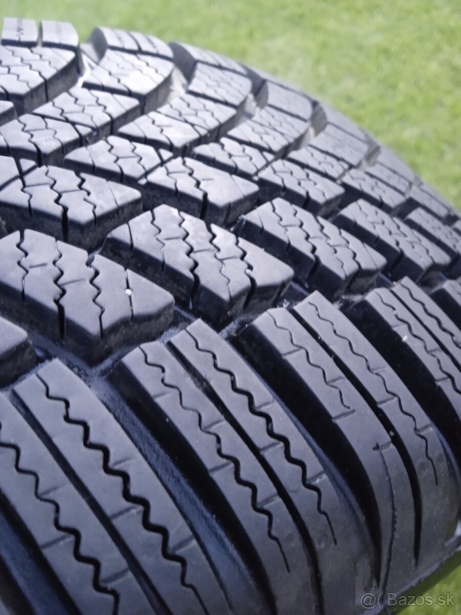 195/60 r16 zimné pneu.8 mm - 2