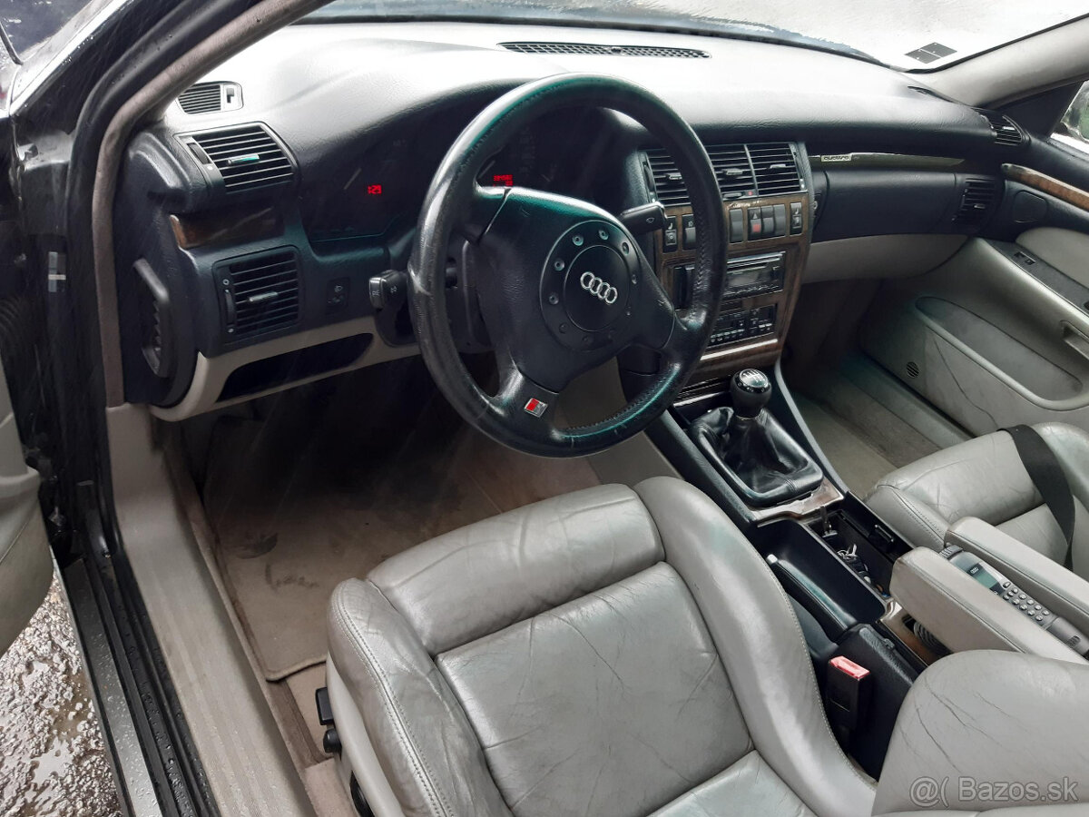 AUDI S8 D2 4.2 250kw - manuál + tiptronic - díly z vozidla - 2