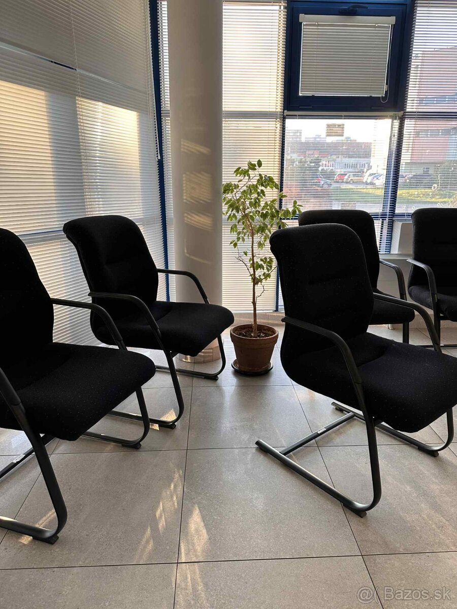 PREDÁME KANCELÁRSKY NÁBYTOK - 2