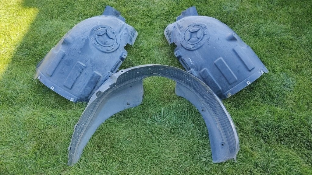 Mercedes A W177 2018- Kia Ceed II 2012- podblatnik - 2