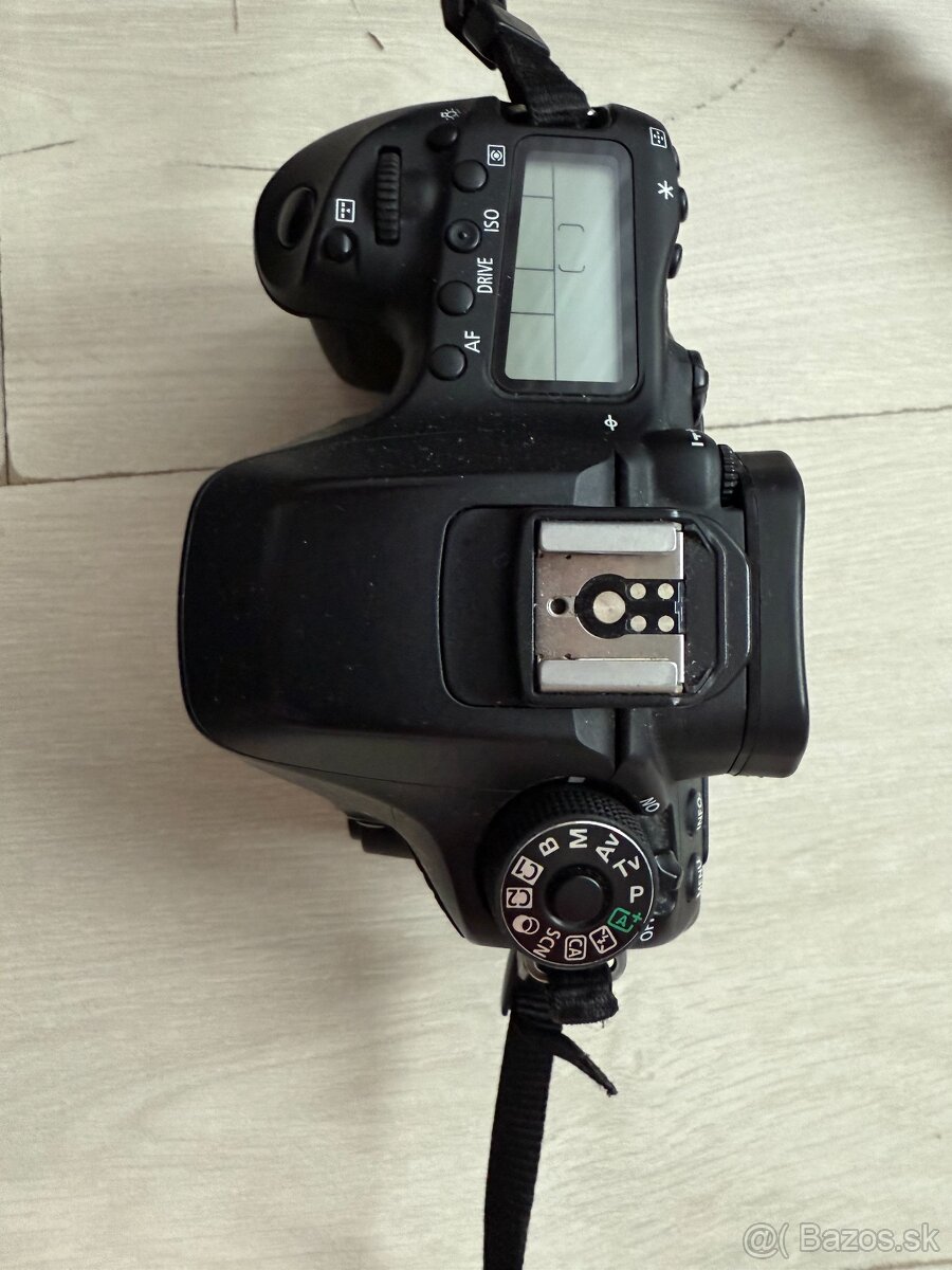 Canon EOS 80D - 2