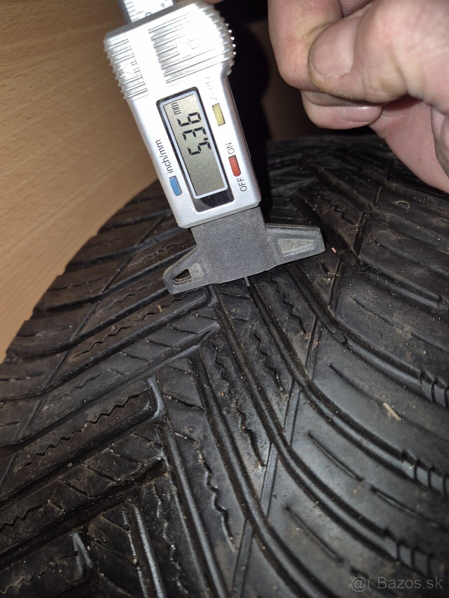 Celoročné pneumatiky 215/45r17 - 2