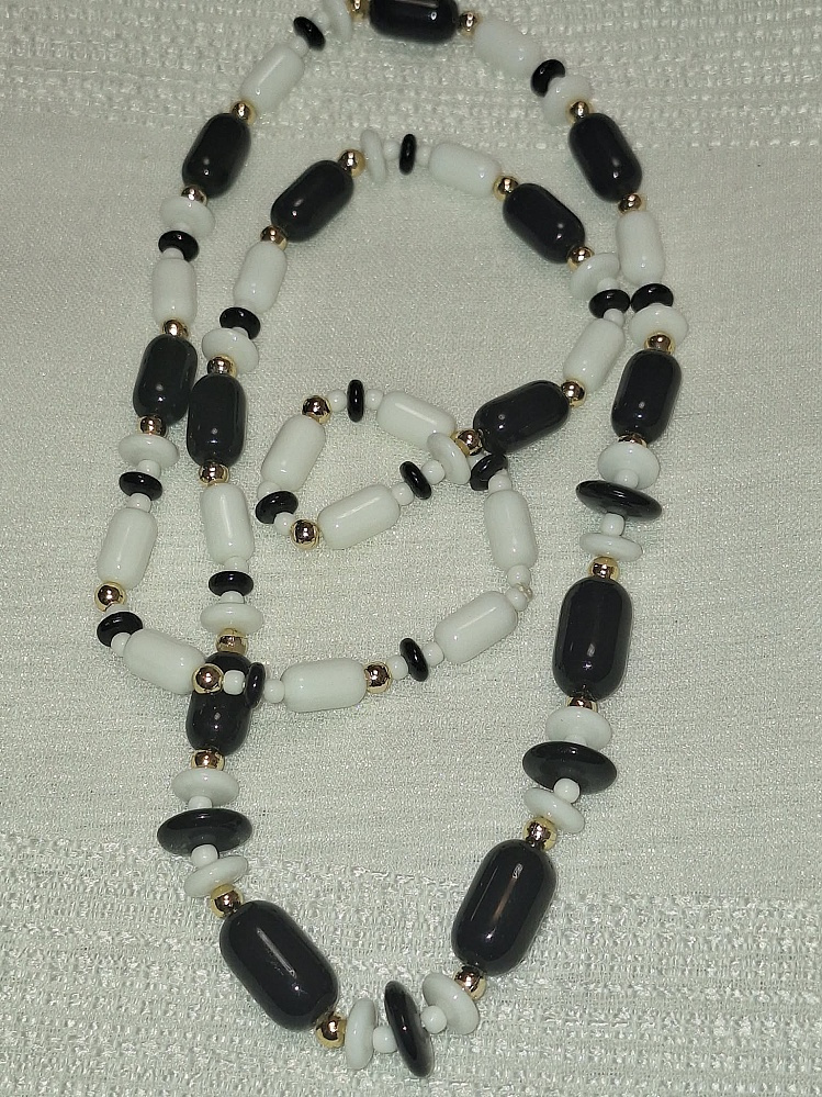 STARÝ NÁHRDELNÍK - 2