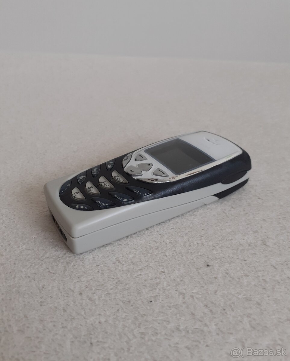 NOKIA 8310 - 2