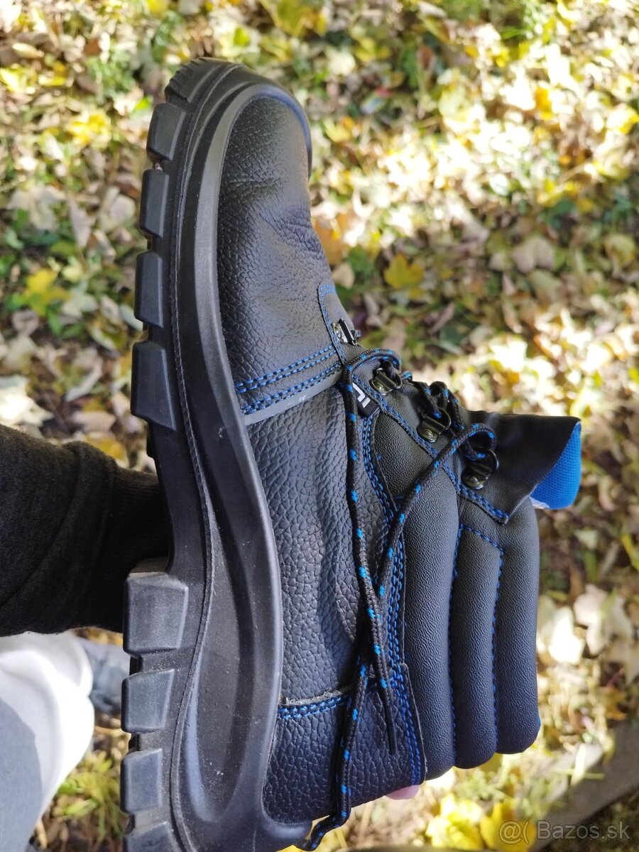 Bezpečnostná obuv - vodotesná,nové - 2