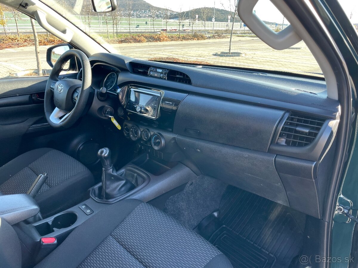 TOYOTA HILUX DC 2.4 I D-4D Live - NA PREDAJ / NA SPLATKY