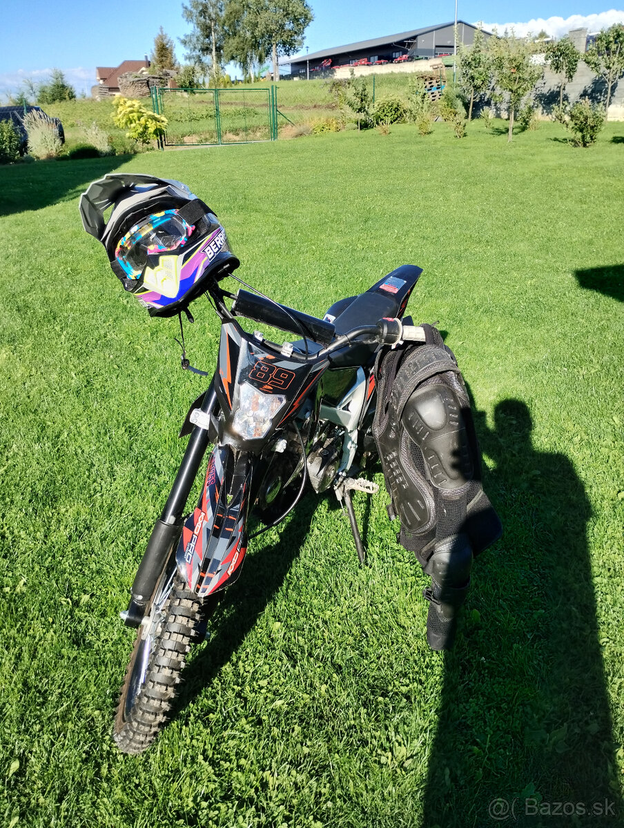 Predám motorku crossu